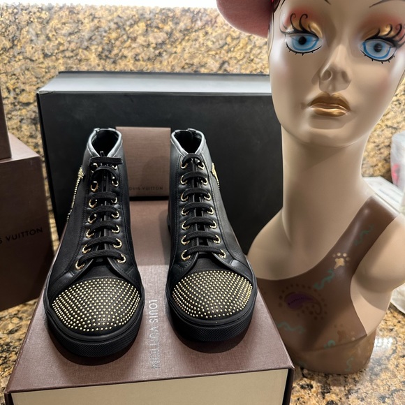 Louis Vuitton ankle boots/sneakers NWT 38.5 w/gold tone nail head trim - Picture 6 of 9